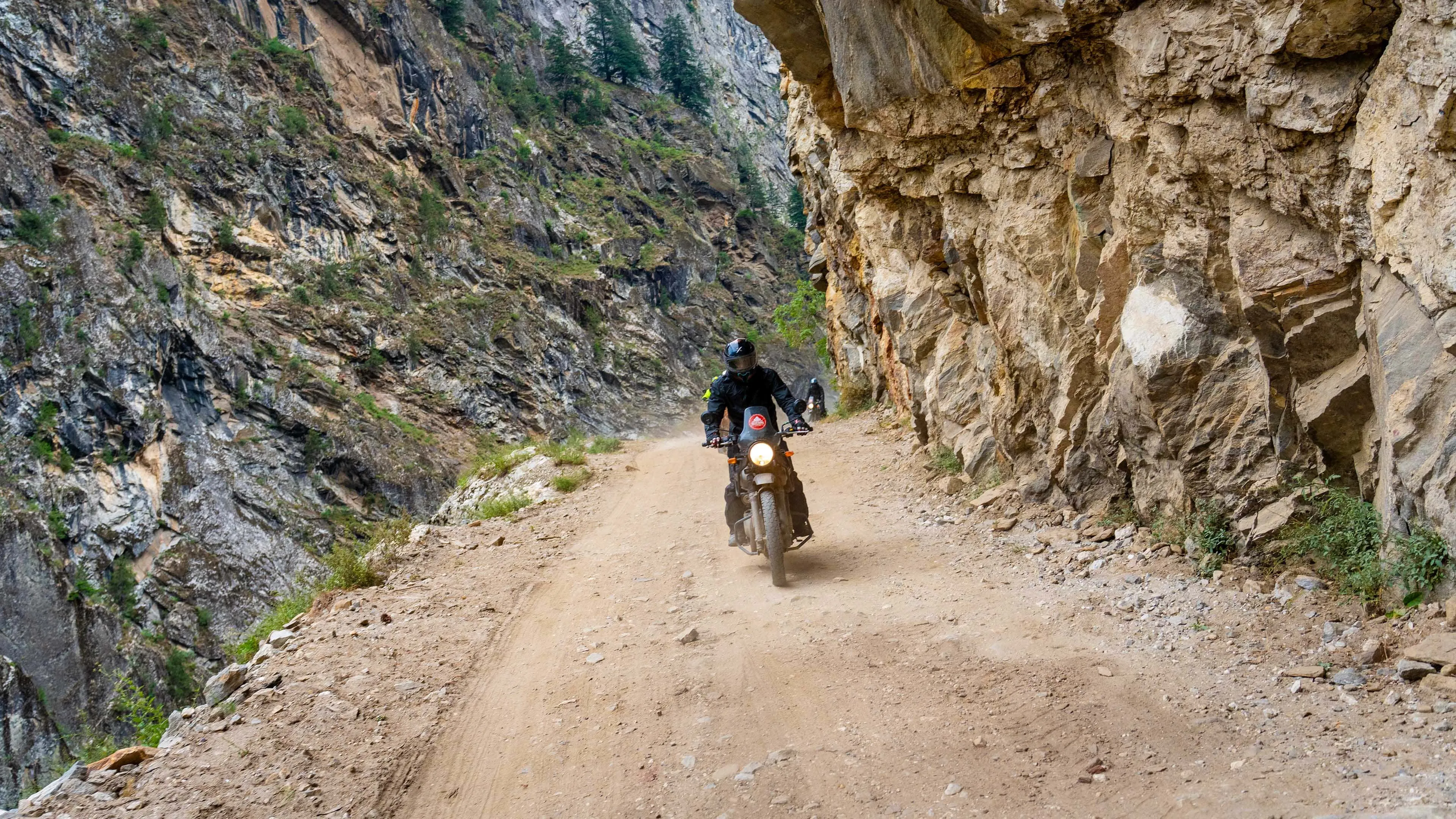 Pangi bike tour packages